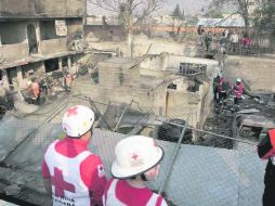 Poco a poco vuelve la normalidad. En la zona afectada tras el accidente de la pipa continúan las labores de limpieza y rehabilitación. NTX /