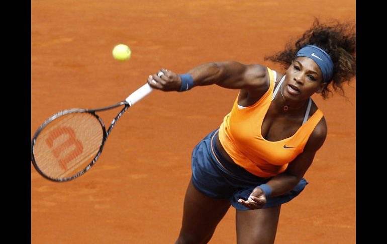 Serena Williams busca salir con el título en Madrid. EFE /