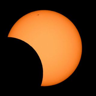 Australia presencia el primer eclipse anular de 2013