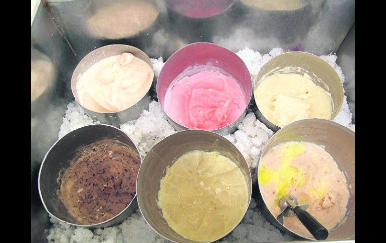 La nevería San Antonio, además de sus ricos preparados, cuenta con un jardín cercano para sentarse a disfrutar de este helado a placer.  /