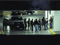 Estacionamiento. Elementos de la Marina, durante las acciones en Zapopan. EL INFORMADOR /