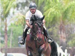 El binomio compuesto por Diego Romo y “Uno Momento” finalizó con tiempo de 84.35 segundos y sin ninguna penalización. EL INFORMADOR /