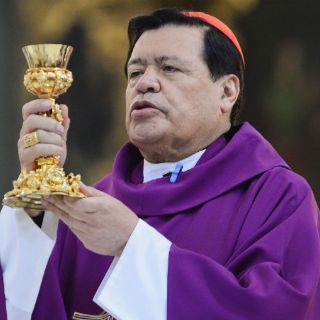 Cardenal Rivera celebra canonización de la madre Lupita