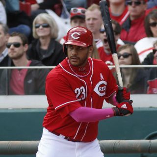 Arroyo y Lutz guían victoria de Rojos sobre Cerveceros