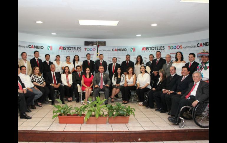 El Comité Directivo Estatal del PRI en Jalisco, toma protesta a las personas que integrarán el partido en 2013-2017.  /