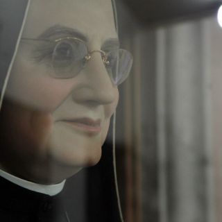 Zapopanos veneran a su Santa, la Madre Lupita