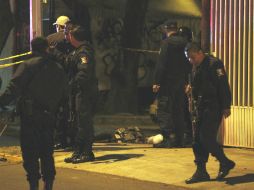 Elementos de seguridad municipal y policía del estado acudieron a lugar para auxiliar a los heridos. ARCHIVO /