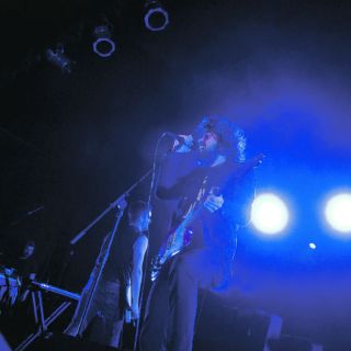 Noche de sonidos británicos en el Cavaret