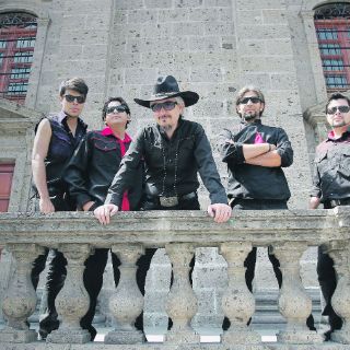 Carlos Avilez, cada vez más “extraño”