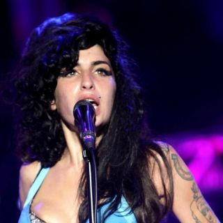 Aseguran que Amy Winehouse intentó suicidarse a los nueve años