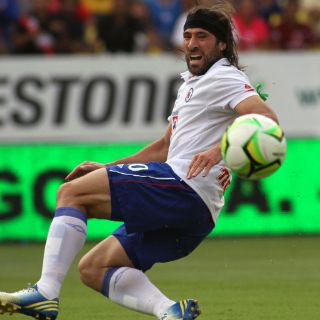 Pavone estaría listo para la ida ante Santos