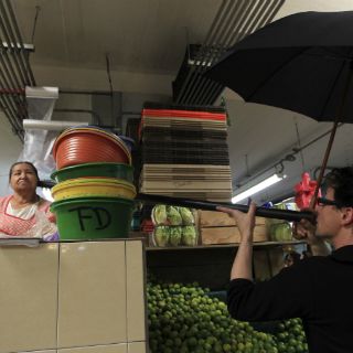 Comandos poéticos en el Mercado Alcalde