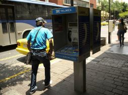 El riesgo de que las casetas se instalen sin permiso es que pueden obstaculizar el paso de los peatones. ARCHIVO /