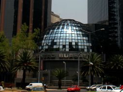 La BMV cierra hoy su jornada con una ganancia del 0.38 por ciento. ARCHIVO /