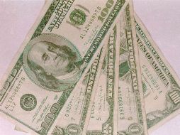 El dólar sube cinco centavos respecto al cierre de la jornada anterior. ARCHIVO /