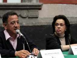 Alfredo Cruz Ramírez y Guadalupe Lozada León, durante la presentación de las actividades de la celebración de los museos. NTX /
