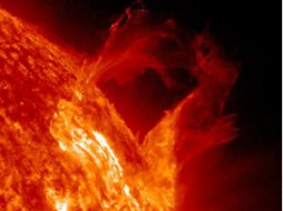 Dos de las tres llamaradas solares recientes se han relacionado con explosiones gigantescas, llamadas eyecciones de masa coronal. NTX /
