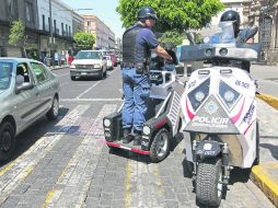 Patrullan la ciudad. Por turno, la Policía de Guadalajara destina entre 800 y mil elementos para labores de vigilancia. EL INFORMADOR /