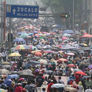 Maestros de la CNTE marchan rumbo al Zócalo