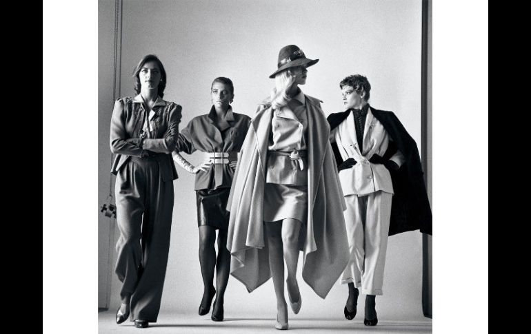 La versión subastada muestra a las mismas modelos, en la misma posición, pero totalmente desnudas. ARCHIVO /