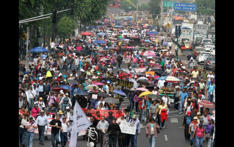 Los profesores señalan que seguirán manifestándose para evitar lo que consideran una privatización de la educación. NTX /
