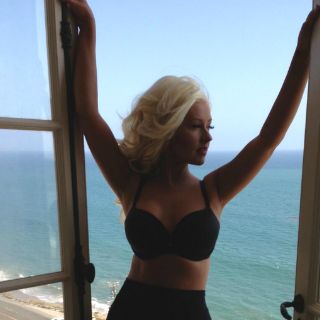 Aguilera publica foto de filmación de video con ''El Potrillo''