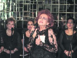 Canto con pasión. Carmen Barone.  /