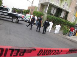 Tras el crimen se dio aviso a las autoridades; fueron policías de Tonalá y paramédicos de Tlaquepaque.  /