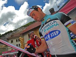 Mark Cavendish vence con claridad a Bouhanni y Mezgec. AP /