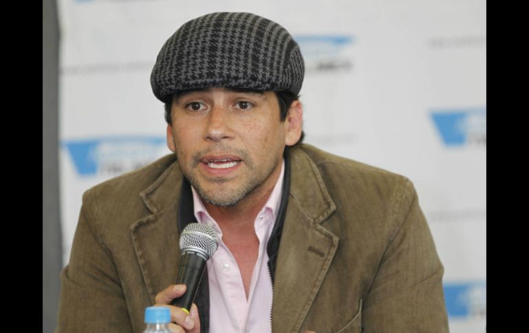 Mauricio Barcelata asegura difrutar de conducir el programa porque lo hace al lado de su esposa. ARCHIVO /