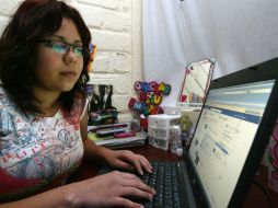 El viernes es el día favorito de los mexicanos para navegar en Internet. ARCHIVO /