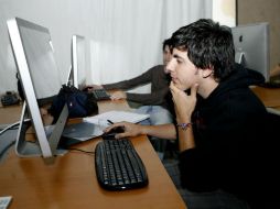 La brecha digital debe ser acortada para aumentar el número de cibernautas. ARCHIVO /