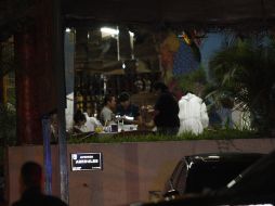 Autoridades aseguraron en la escena del crimen casquillos, tres vehículos y una arma de fuego. EL INFORMADOR /