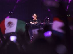 Visiblemente emocionado, sin parar de bailar y saltar, el DJ le da un toque personal a temas populares y mezclas propias. ARCHIVO /