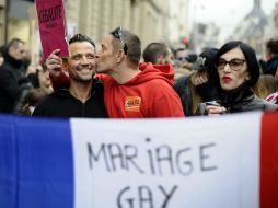 Las bodas gay y las adopciones por parte de este tipo de parejas han sido autorizadas en Francia. AFP /