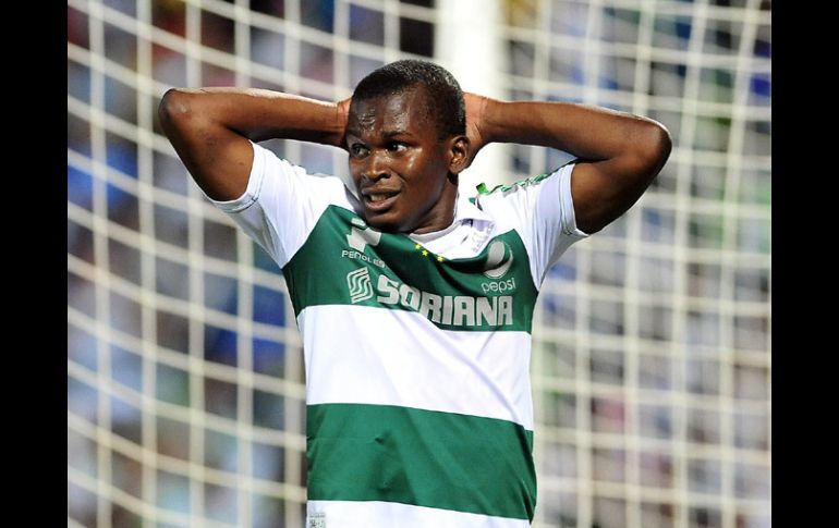 Quintero, delantero de Santos, deberá estar atinado este domingo ante los Cementeros. EFE /