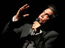 El venezolano deleita a su audiencia, con interpretaciones de bolero como 'Perdón'. NTX /