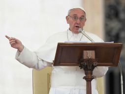 Según el líder católico los seres humanos tienen temor que Dios les haga recorrer caminos nuevos. EFE /