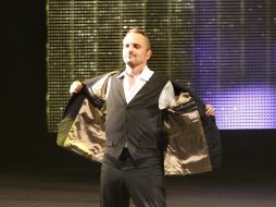 El público poblano ovacionó y se rindió ante la música de Miguel Bosé. ARCHIVO /