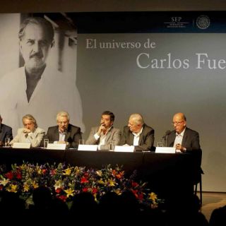 Rinden homenaje a Carlos Fuentes en Bellas Artes