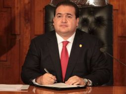 Javier Duarte acude a los familiares del joven ahora occiso para dales el pésame. ARCHIVO /