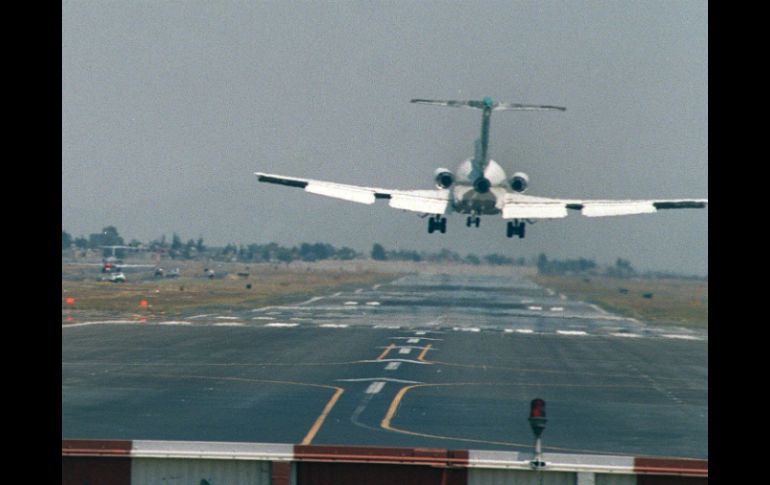 El OMA opera 13 aeropuertos en la república mexicana. ARCHIVO /