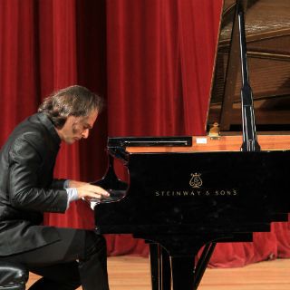 Bogányi llena de romanticismo al Degollado