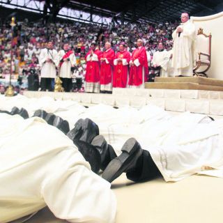 Celebran ordenación sacerdotal