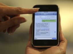 La mayoría de los usuarios se quejan por la red de datos de sus compañías telefónicas, pues consideran es lenta. ARCHIVO /