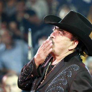 Rinden homenaje a Joan Sebastian por 40 años de carrera