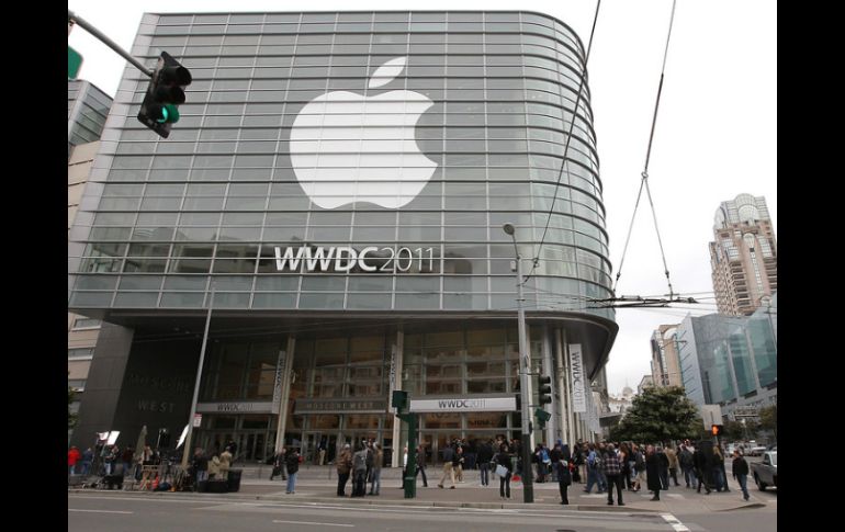 Hasta el trimestre pasado, Apple contaba con cien mil MDD de sus 145 mil en efectivo fuera de EU. ARCHIVO /