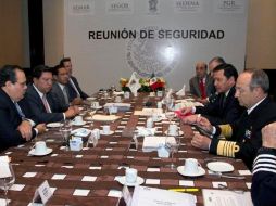 El secretario de Gobernación, Miguel Ángel Osorio Chong, encabeza la reunión sobre seguridad en Michoacán. ESPECIAL /