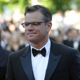 Los esmóquines ganan a los escotes por primera vez