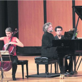 Ponen en alto la música gala